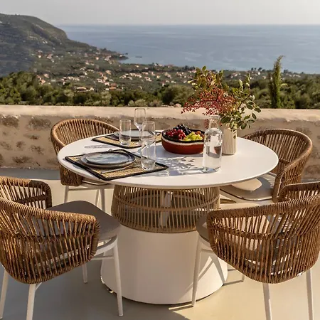 Eks Mani Peninsula Retreat Holiday home