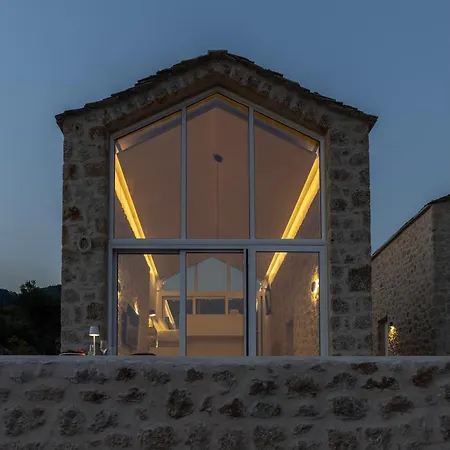 Eks Mani Peninsula Retreat Holiday home